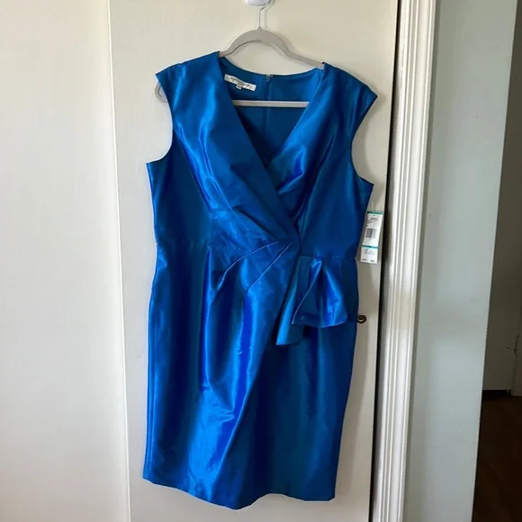 evan picone blue dress Evan Picone Women's Floral Halter Fit & Flare Midi Dress Size 8 Blue